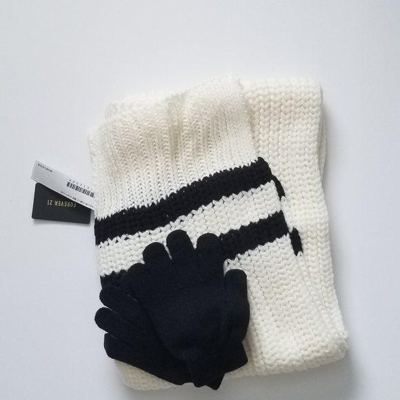 Forever 21 Cream & Black Scarf and Glove Set. - Picture 1 of 4